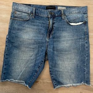 Aeropostale Men’s Blue Denim Cutoff shorts Size 34.  BNWOT